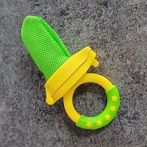 Munchkin Fresh Food Mesh Feeder Baby Training  Green Yellow